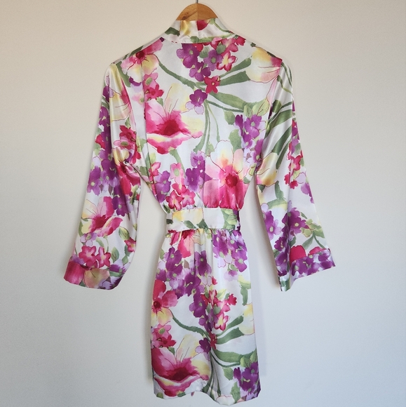 Morgan Taylor Floral Robe - Picture 7 of 9